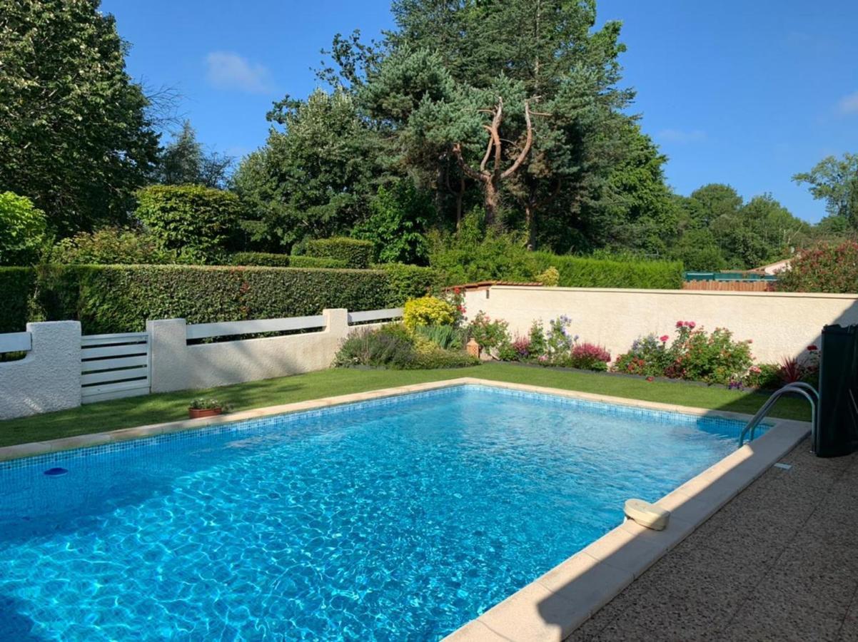 Maison Ruisseau L'Eau Blanche Leognan Bagian luar foto